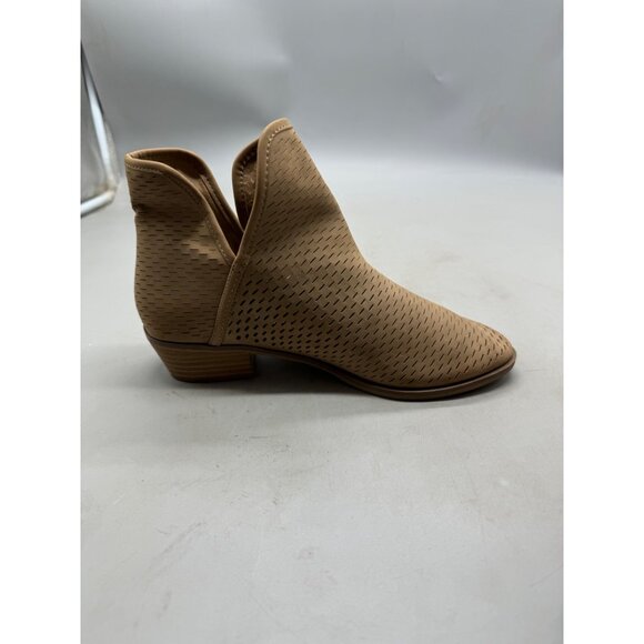 Tan Perforated Ankle Boots For Women Size 8.5 chunk 1" heal slip on V-sides READ - Picture 4 of 14